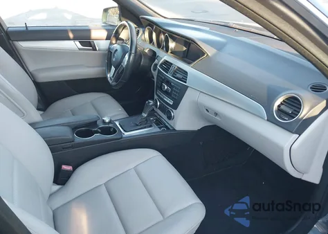 2013 Mercedes-Benz C 250 from USA, damaged, VIN WDDGF4HB4DA750002